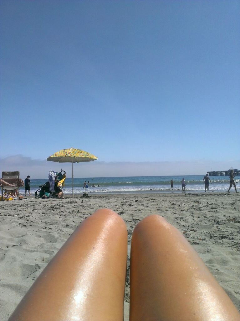 Le dije Hola guapa pero en realidad era Manolo haciéndose un bocata de salchichas. Pierna o Salchicha? #FollowBack