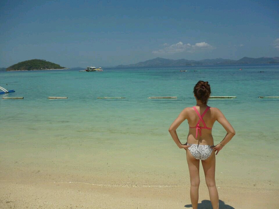 Life coach. Mother. Daughter. Sister. Friend. Foe. Traveller. Cook. Wanna-be photographer. Sun kissed beach bum. Moon struck lover. Star gazer.