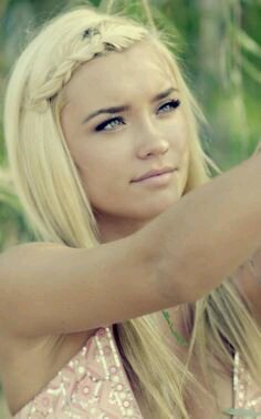 Austin Moon's sister and a WiFi addict.