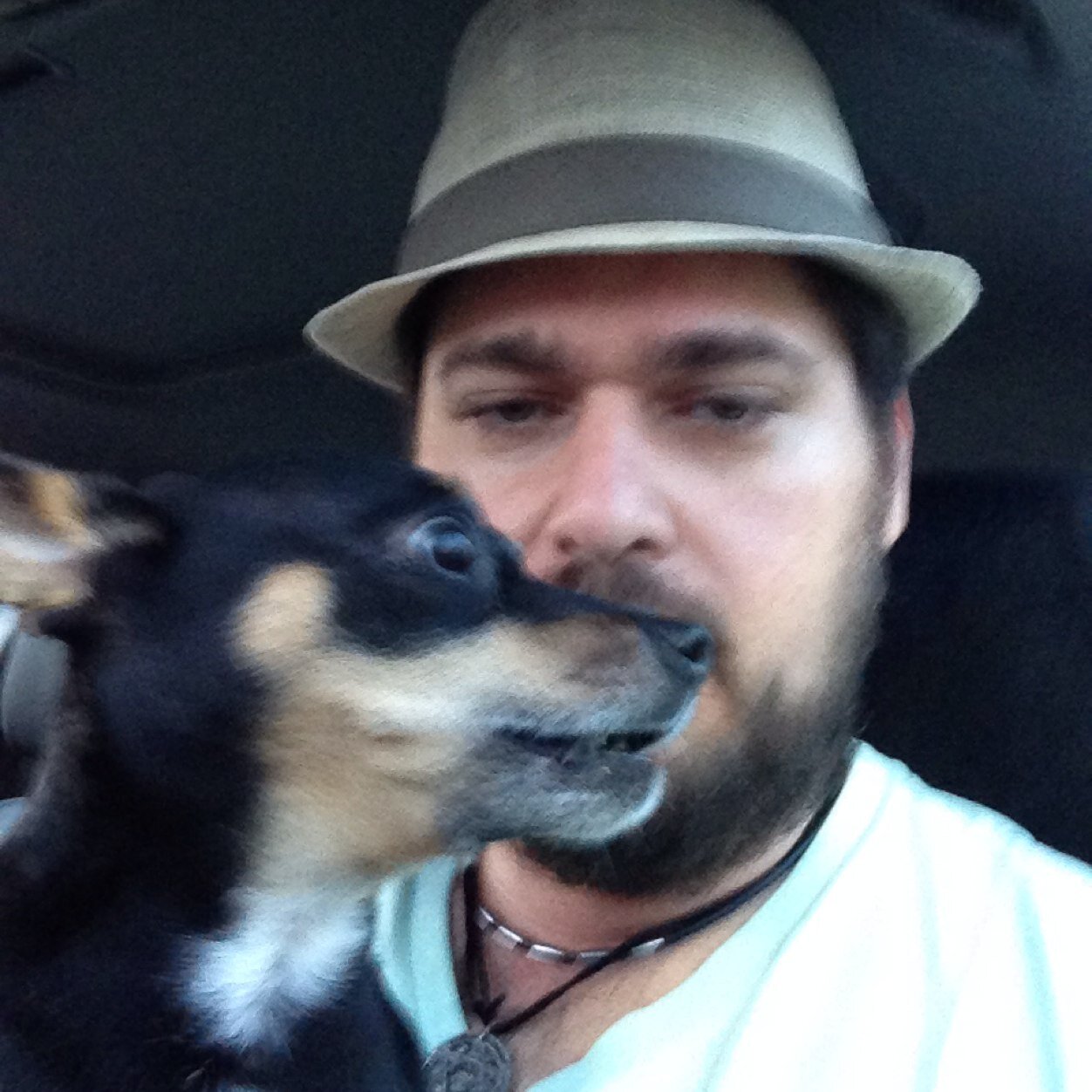 fourgoodpups's profile picture. Cosmetologist, fashionista, animal lover and advocate, light healer