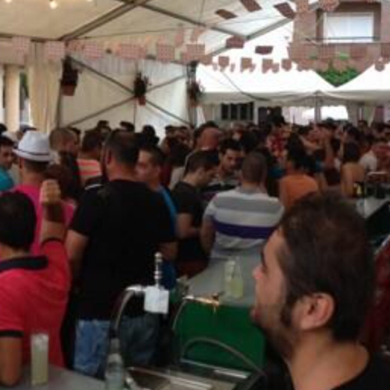 SanMarcos20141's profile picture. Vive San Isidro de la mejor manera en la carpa que pone La bodega del Jamón y Sol de Enero en Boulevar de El Ejido. No te lo pierdas