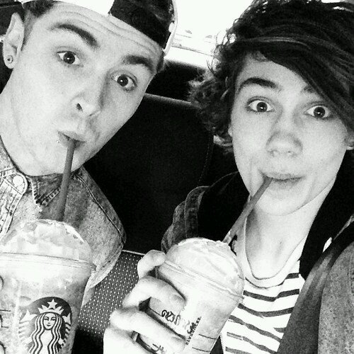 FREE FOLLOW BC YOU'RE A SUNSHINE AND YOU'LL FOLLOW @datassgosh