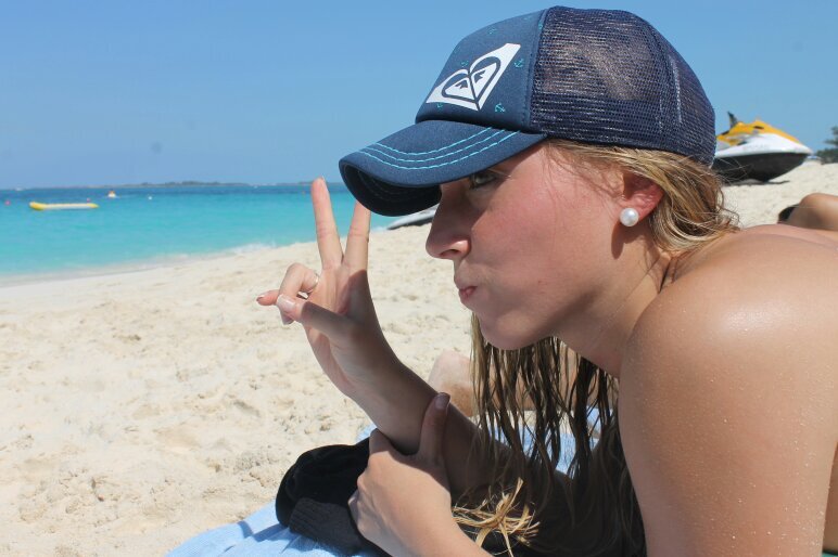 cotivera's profile picture. Importa mucho, y el todo, una grande y muy determinada determinación de no parar hasta llegar a ella, venga lo que viniere, suceda lo que sucediere STJ