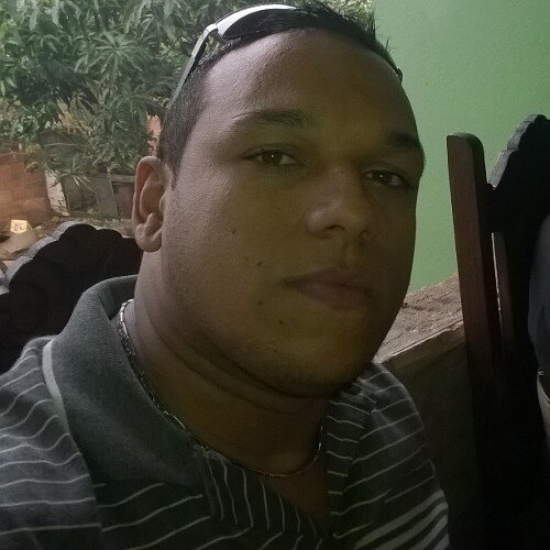 Só vou me importar com o que as pessoas pensam ou falam de mim, quando elas começarem a pagar minhas contas, aí sim levarei em conta...
