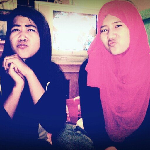 LestarikanMaiia's profile picture. Natural aja, Always be positive :) LULUS SEKOLAH !!