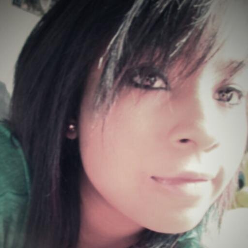 Amo Musica, adoro ler.. e sou mto fã de Diários de um Vampiro... e Amo Michael Jackson...