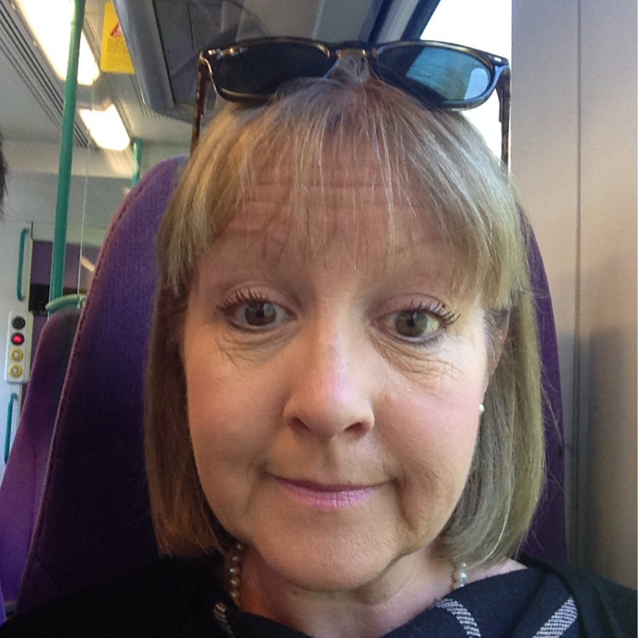 FiFiCutting's profile picture. 