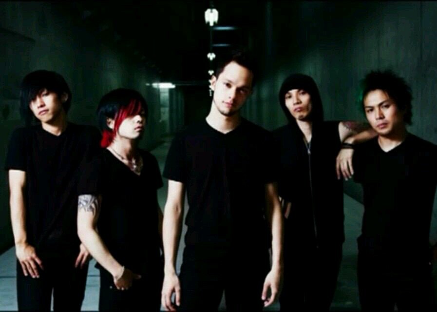 coldrain 歌詞、和訳30分に1回載せてきます。フォローお願いします！