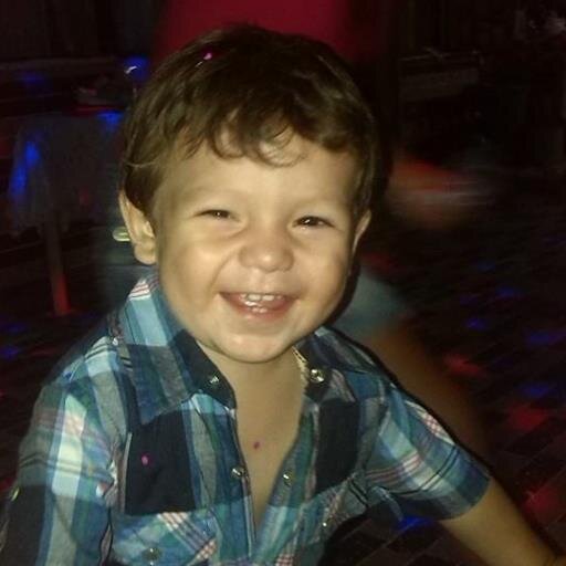 Los cuatro acuerdos: sé impecable en tus palabras, no te tomes nada personal, nunca hagas suposiciones,siempre da lo mejor de ti y seamos todos felices con esto