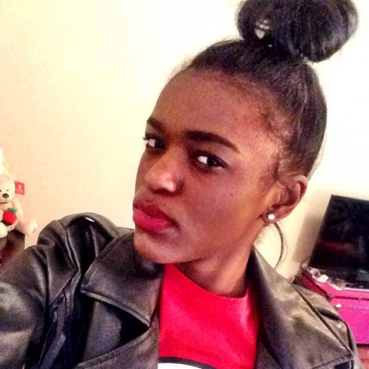 COveredNMoney_'s profile picture. Sittin Pretty  BADD HONEY 
Often Copied Never Duplicated ! 
I'm a trendsetter , Im a dancer  #teamiphone4#teamcancer 