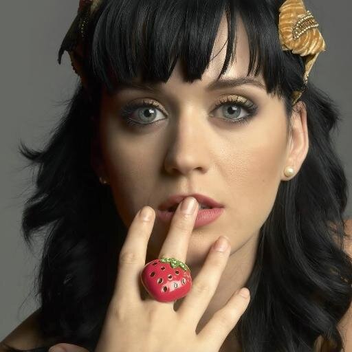 LaKebraDelAji's profile picture. El paraíso de las mujeres guapas, para los amantes de la belleza. A ver si te inspiras y les dejan un poema o un piropo inteligente