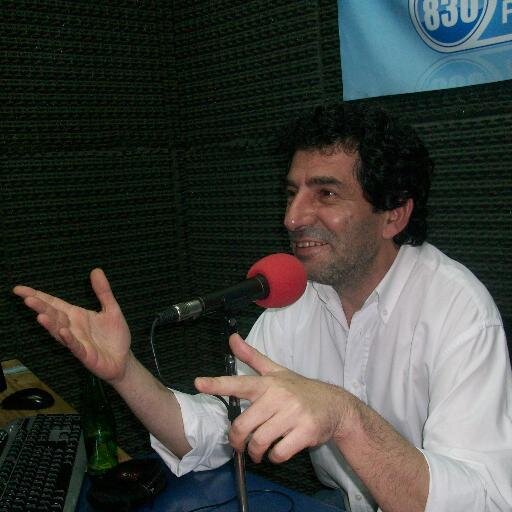 Programa radial Política con ideas, conducido por Mario Della Rocca, emitido los martes de 18 a 20 hs por AM 830 Radio del Pueblo http://t.co/QdrogZ57iS