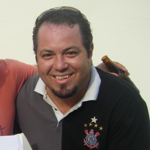 Pai de familia, Católico e Corintiano