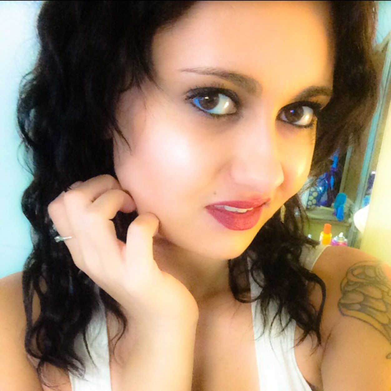 Araya Sunshine. 21. NorCal Girl. Prop 215. ✌️