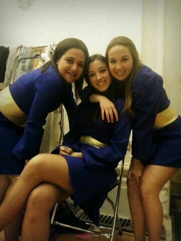 nascuda en 1996. curs segon de batxillrat. amiga dels meus amics i ballarina de LOCURA.