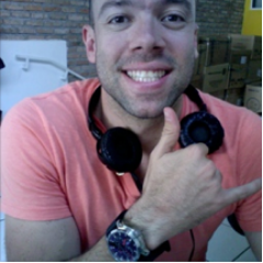 ale_criadesign's profile picture. 