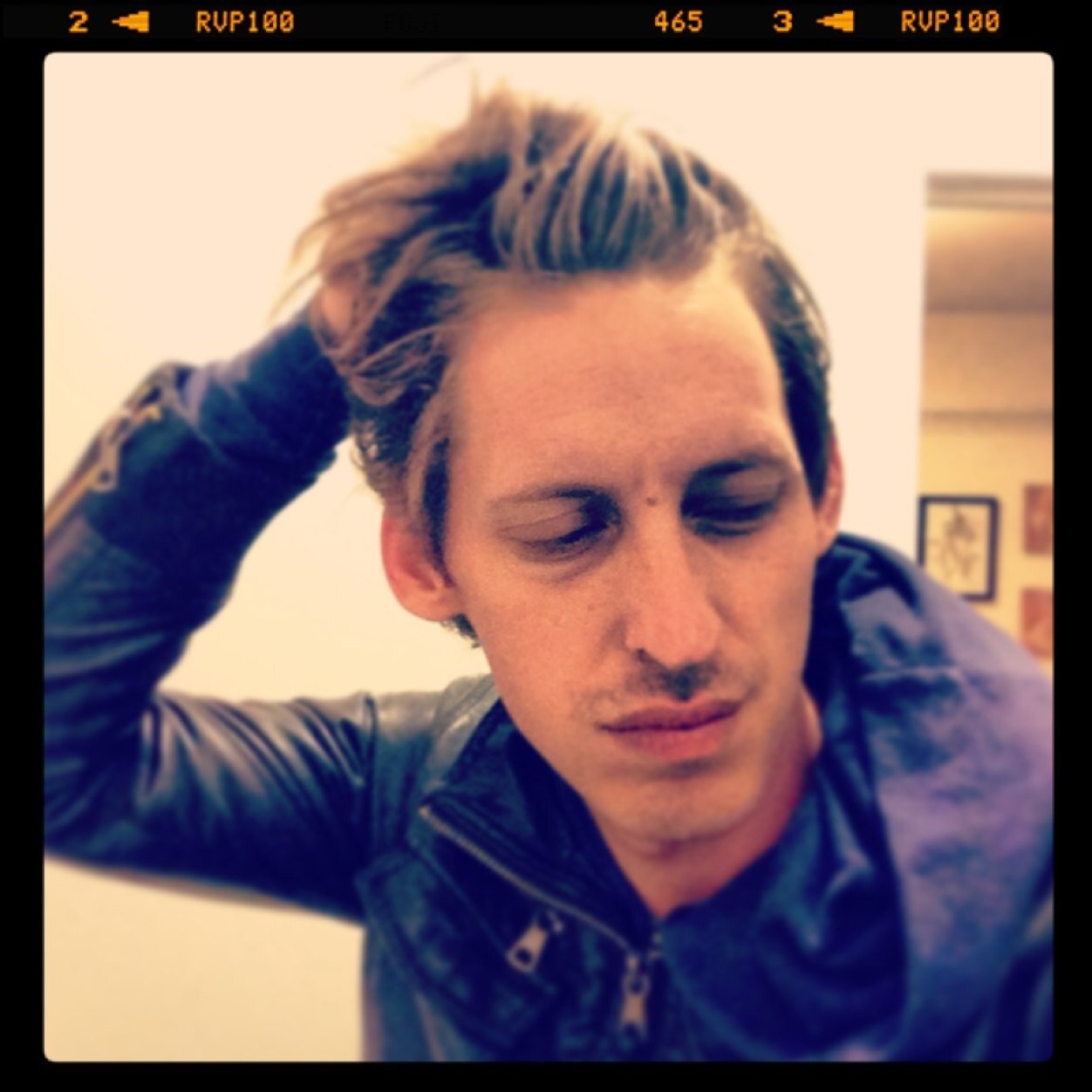 JDreamboat's profile picture. Flailing limbs, thin and awkward.