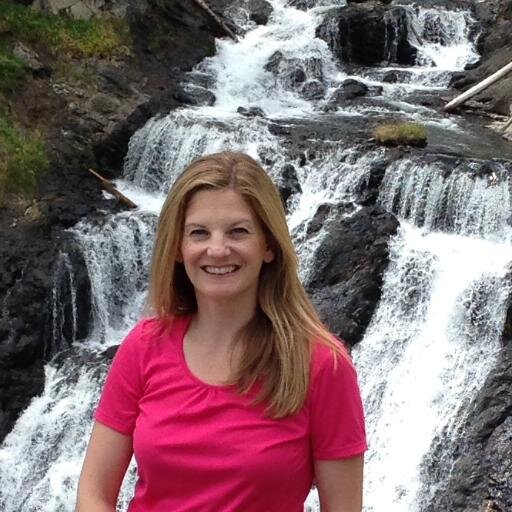 Amateur chef, cat mom, National Park junkie, lifelong Green Bay Packer fan. Tweets are my own.