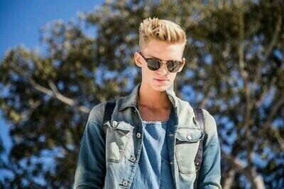 French Angel. @CodySimpson, my inspiration
Follow me,I follow back ;)