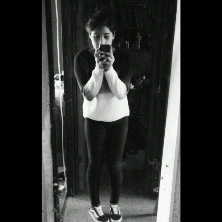 hoola c:  soy catalina y soy entera bipolar :(: soy floja,amo el chocolate.DIRECTIONER y PARAWHORE ▌▌▌ de por vida c: