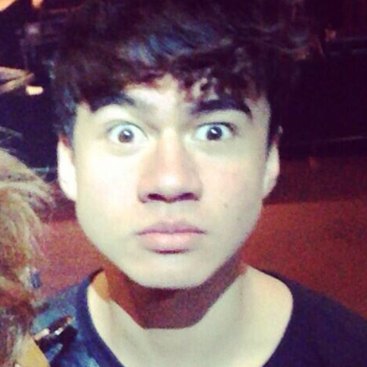 Let all just take a moment to appreciate Calums Jawline * five second pause * thank you REMEMBER CALUMS JAWLINE LOVES YOU!