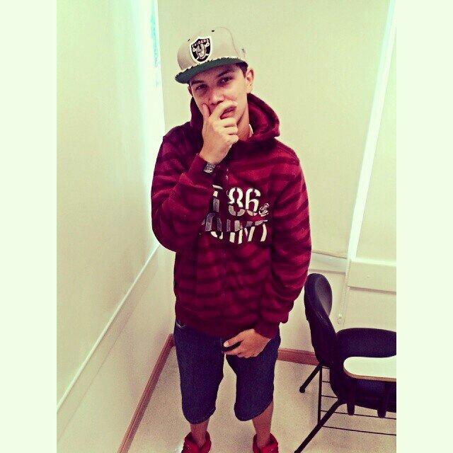 Ei Ni, vamo ergue a cabeça ne? O mundo nao para pra esperar você ficar bem!  tamo ae, bjs Thay ♡