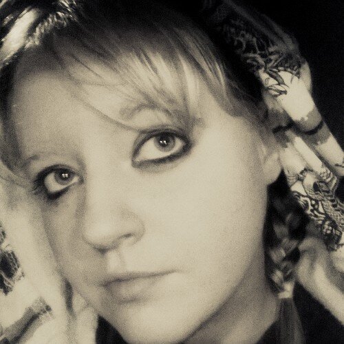 I am 26 years old . i am the mother of two wonderful children and a wife to great man, i am just a small town country girl.