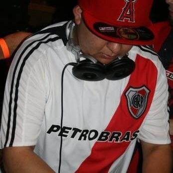 Dj Luna´s Official Twitter / El Twitter Oficial de Dj Luna
Dj profesional
Periodista Deportivo, La Boliviana FM 
http://t.co/DLf769lRop