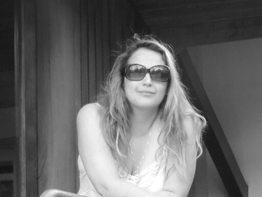 ClaudiaLiliane's profile picture. 