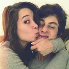 tumblr _ http://t.co/TTs2xQwunP                facebook _ Marrara Laiana