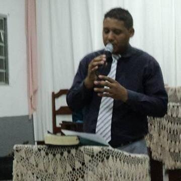 cantor e pregador da palavra de deus acesse tambem o email:santos_wsa@hotmail.com evie sua oraçao e converse com esse homem de deus contato: (15) 99706-41-36