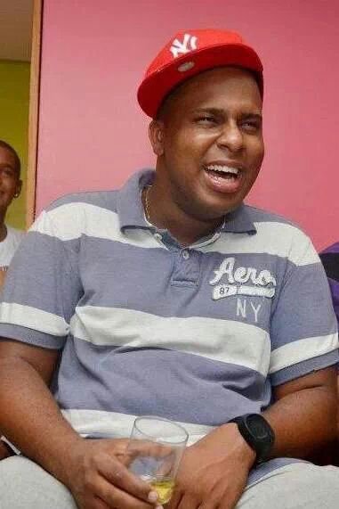 Eu preferiria ser um fracasso em algo que amo do que um sucesso em algo que odeio .