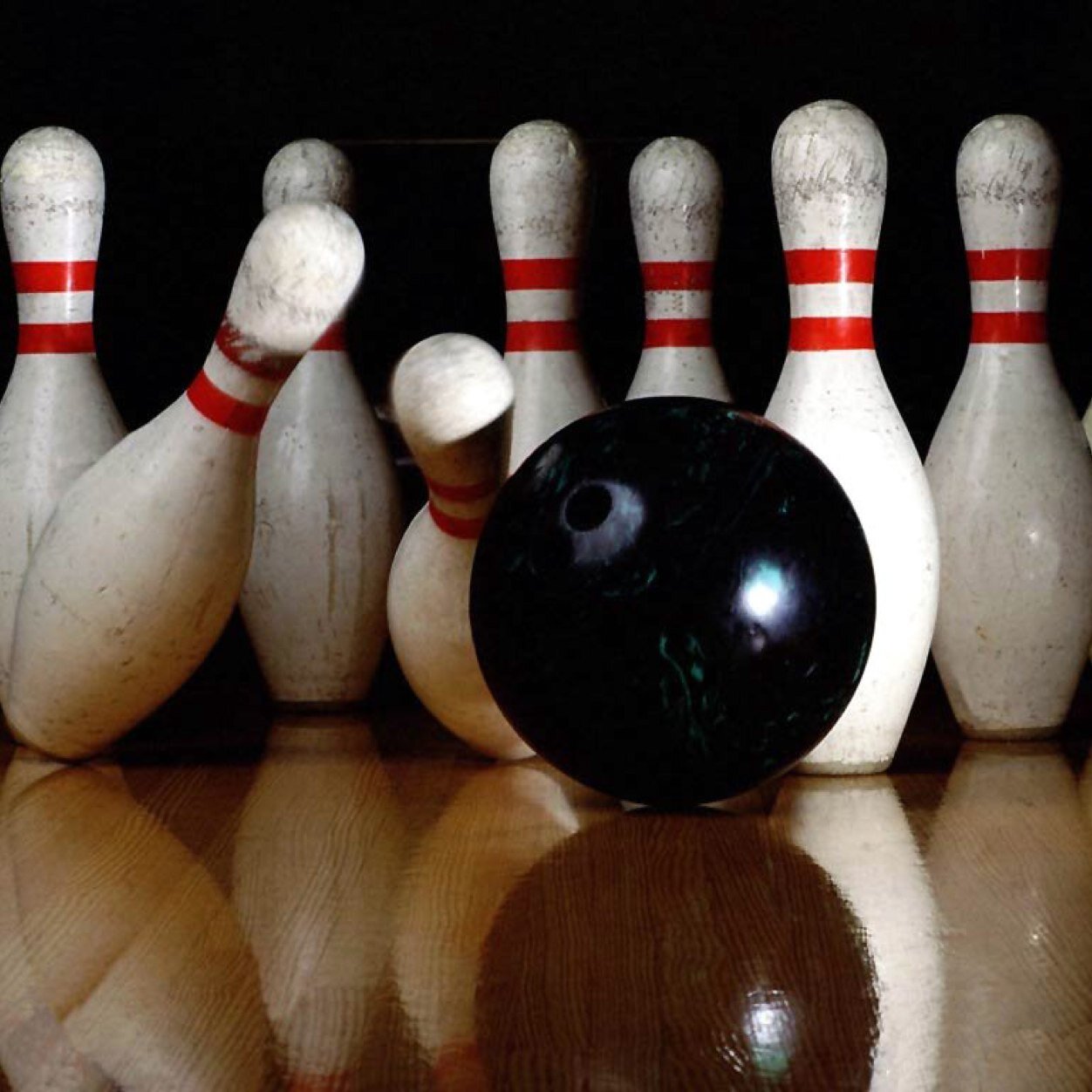 Bowling isnt just a sport, it's a lifestyle. Bringing bowlers closer together with just 140 characters :)
email- bowlersknow@gmail.com (senior spotlight)