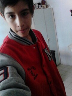 soy un chico soltero galan busca chica, mi cel es 152948616 tengo 13 años y soy baiker medio profecional