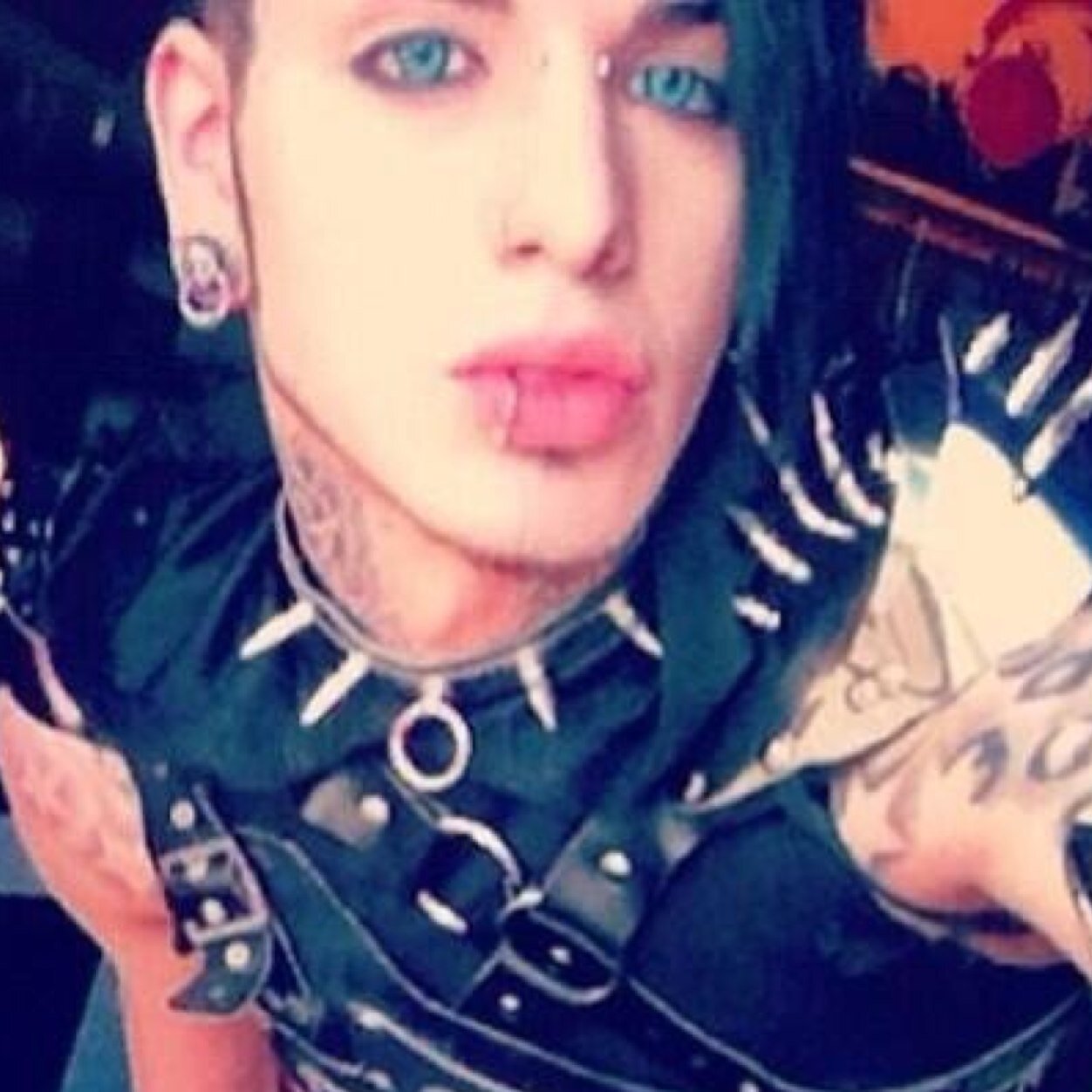 [Nightmare Vanity / 17 / Gay / My hearts taken by someone that doesnt want it... / Father / RP]