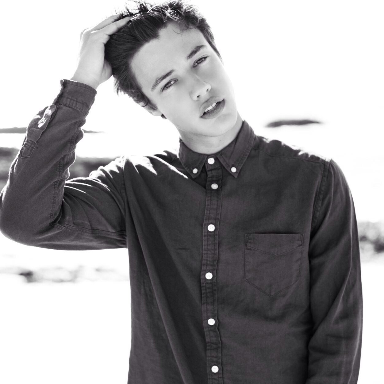 Hello! I will notify you when you've been retweeted onto Cameron Dallas' timeline! I also make magcon layouts- tweet or dm me requests!