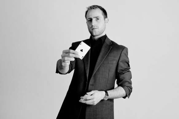 Modern and Contemporary ‘Close-Up Magic’ entertainer. Rick specialises in ‘sleight of hand’ close-up magic, which can be utilised at almost any venue or event.