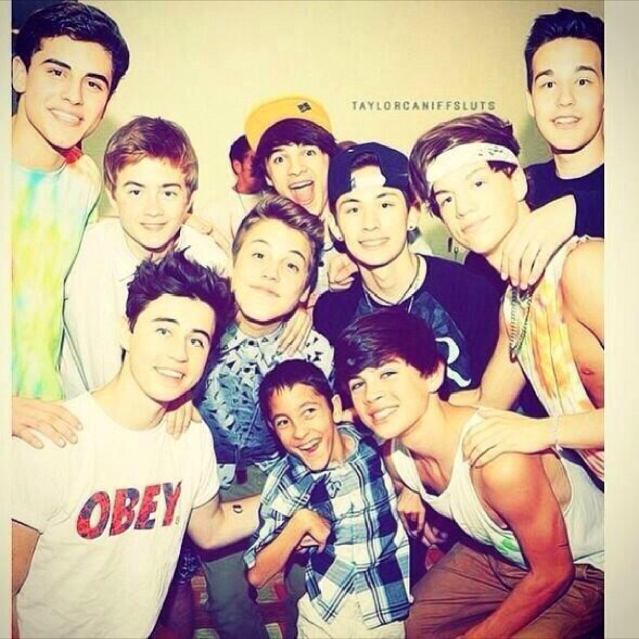 Big MAGCON fan! And One direction fan 
Name Gabby and you should click that follow!