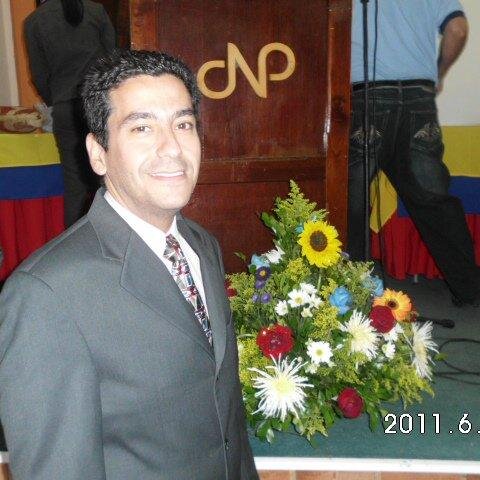 Periodista.  Secretario  general del CNP Monagas Delta Amacuro pichon de semiologo Conductor de @monagasgourmet Maturín sonora 99.3 sab 8 a 10 am