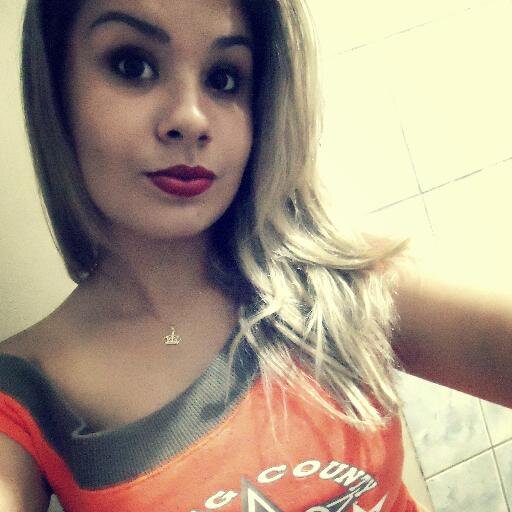Um brinde aos que vivem sem medo de sofrer, cair ou sangrar (...)                   O melhor vem depois!