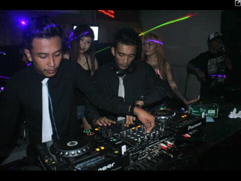 Dj @LOLS DJ TEAM | AB TEAM |Info book : ☎085728145417                327C771C