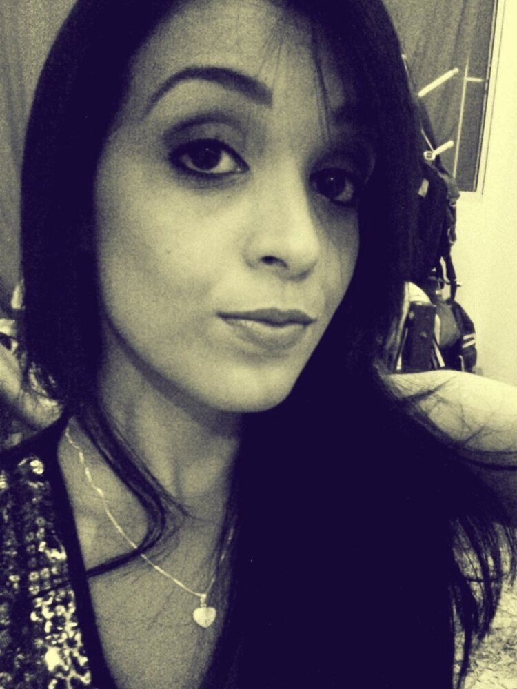 Devo ser um monstro sem dó,Por que na verdade eu não tô nem ai.♪