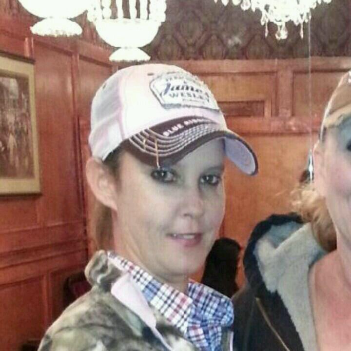 I'm just a country girl that know what she wants in life
