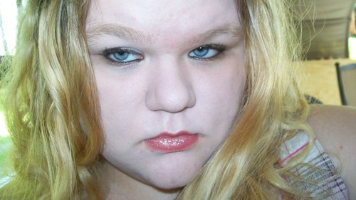 brokenxkris's profile picture. 