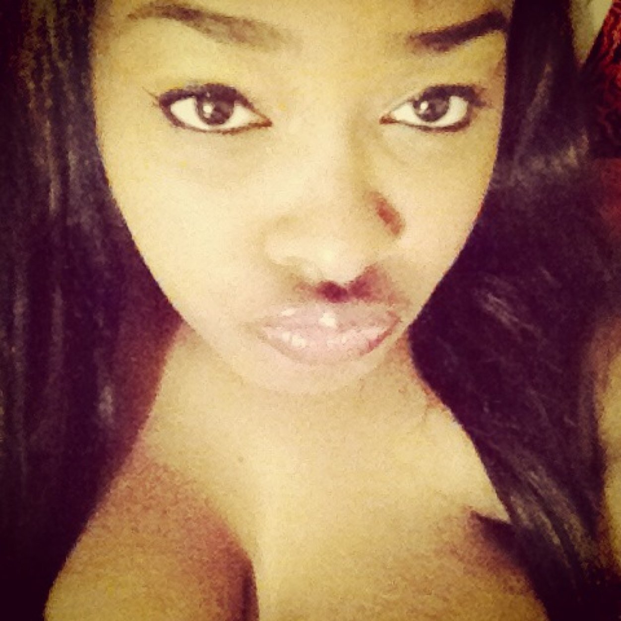 IM @Pawpaw41st lil sister ... i luv mii daughter da mii life.... FUKK A NIGHA GET MONEY BITCH!!!!