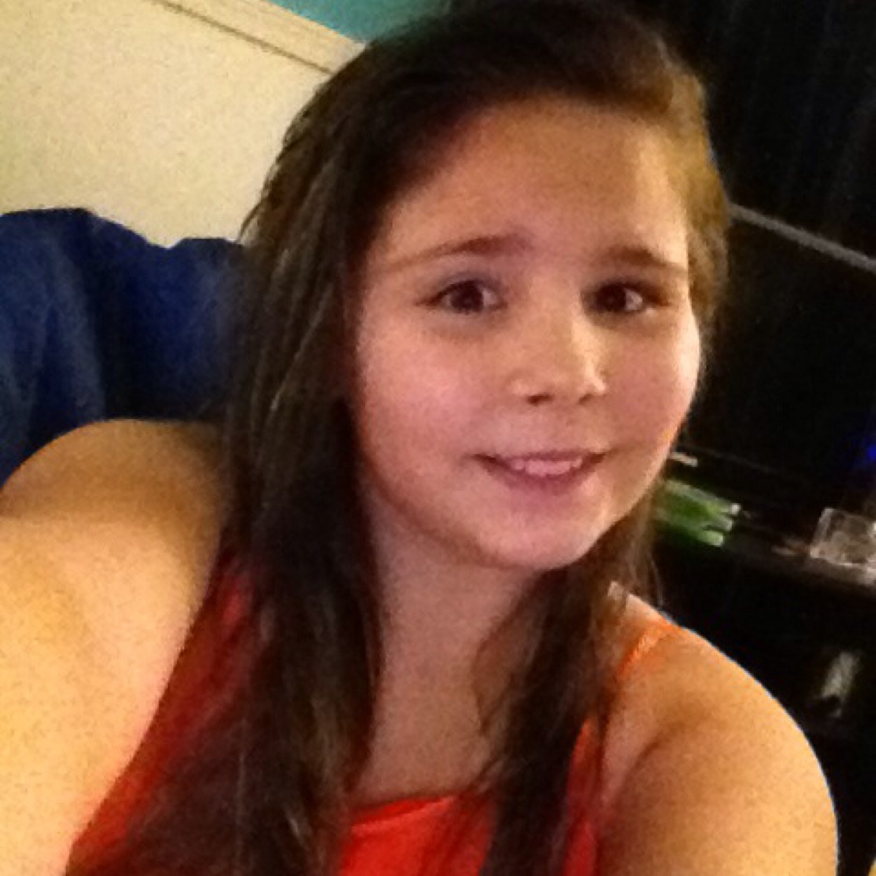 Follow me i follow back and follow me on instagram tis @kloezoye101