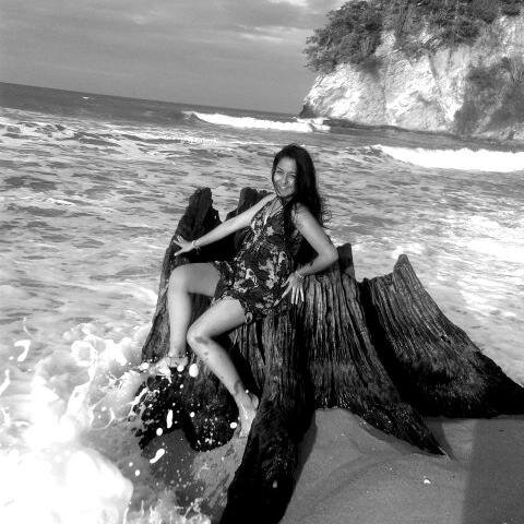 GGaby2704's profile picture. Tú haces que mi mundo se vuelva un universo.