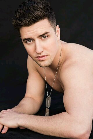 ItaliaRush's profile picture. I LOVE BTR AND MOST OF ALL TO LOGAN HENDERSON