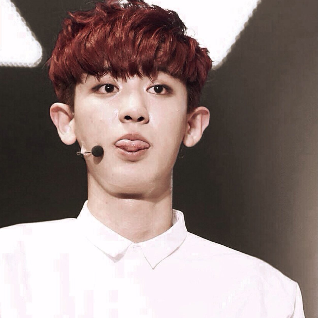 ผมปาร์คชยอลมือกลองฝีมือดี ใครอยากให้ผมไปตีก้นที่เตียงก็รีเลยคับ ^^