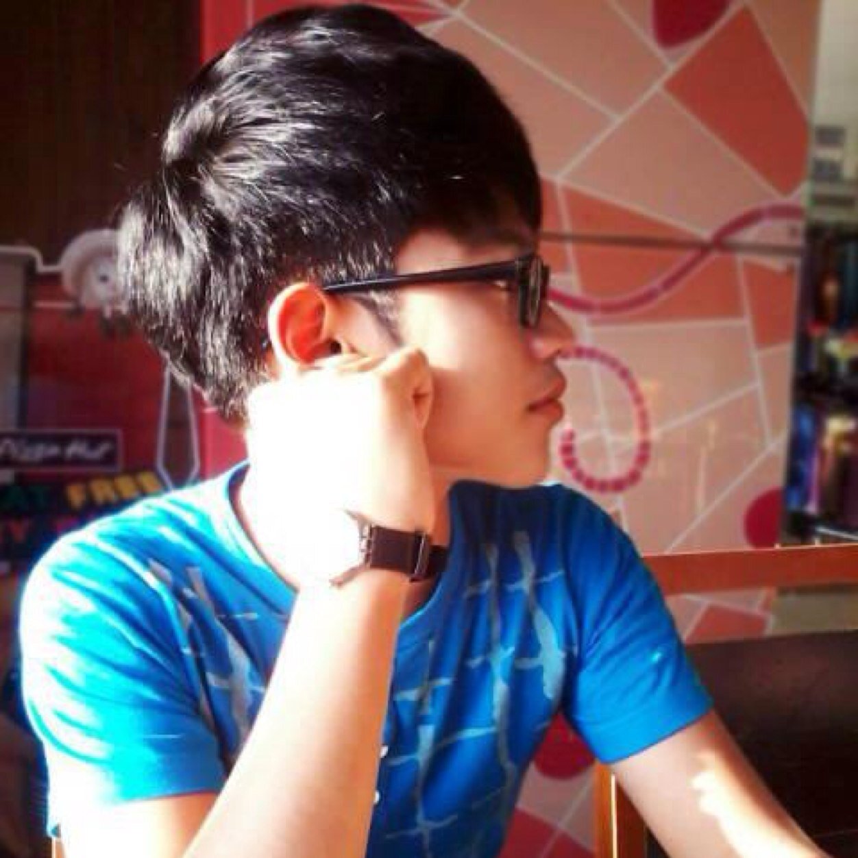 LohaSabarian's profile picture. 